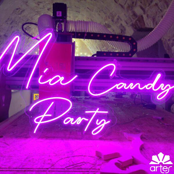 Scritte e allestimenti a neon per feste di compleanno